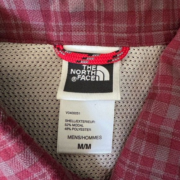 The North Face Red Plaid Button Down Shirt Men’s Medium Outdoor Travel Casual M8 - Picture 7 of 9